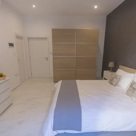 Apartment Staines
